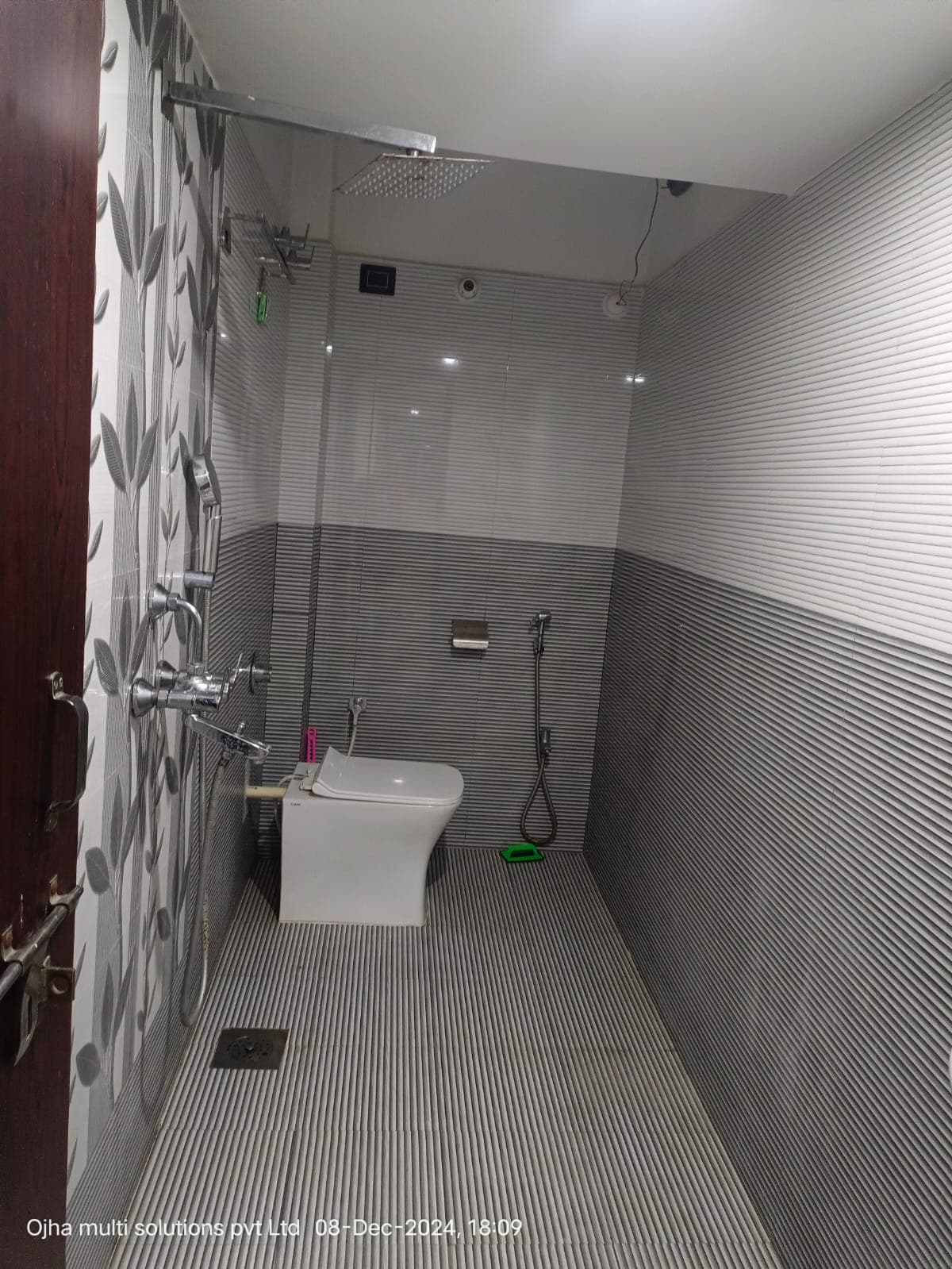 OJHA GROUP - Photo 8