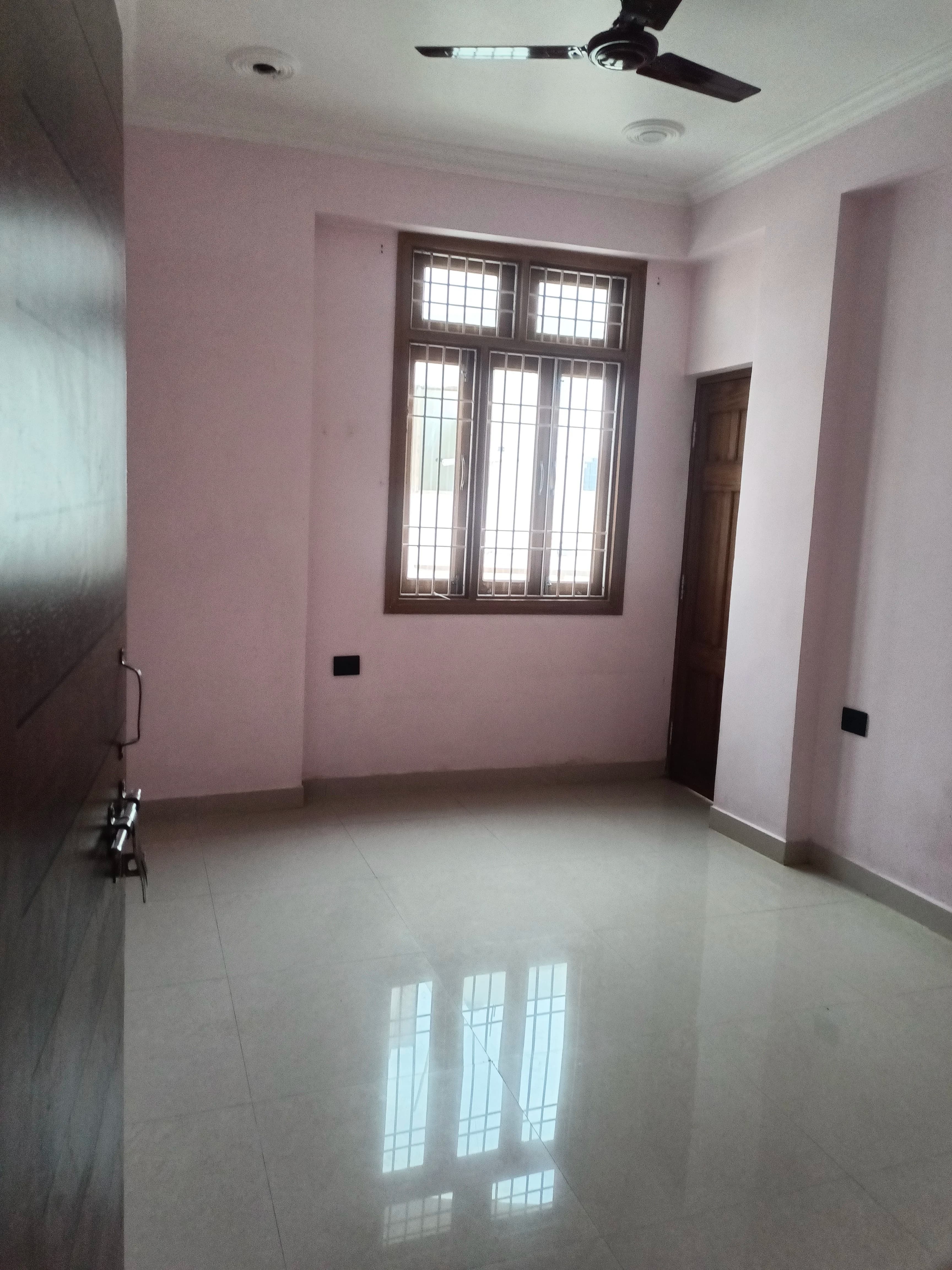 Ojha - Photo 5